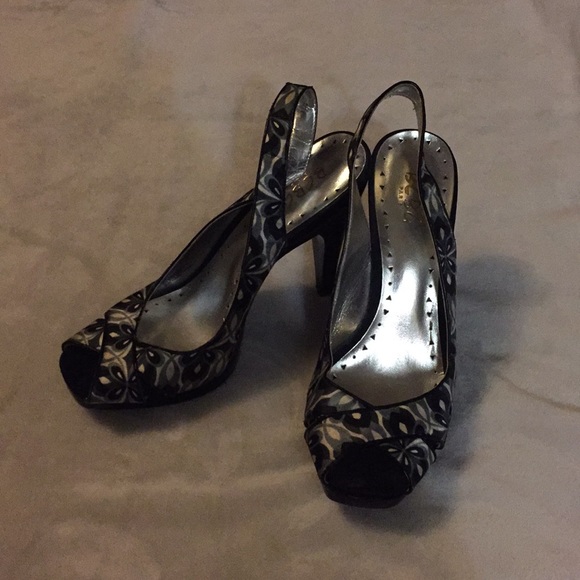 Peep toe sling back heels - Picture 2 of 3